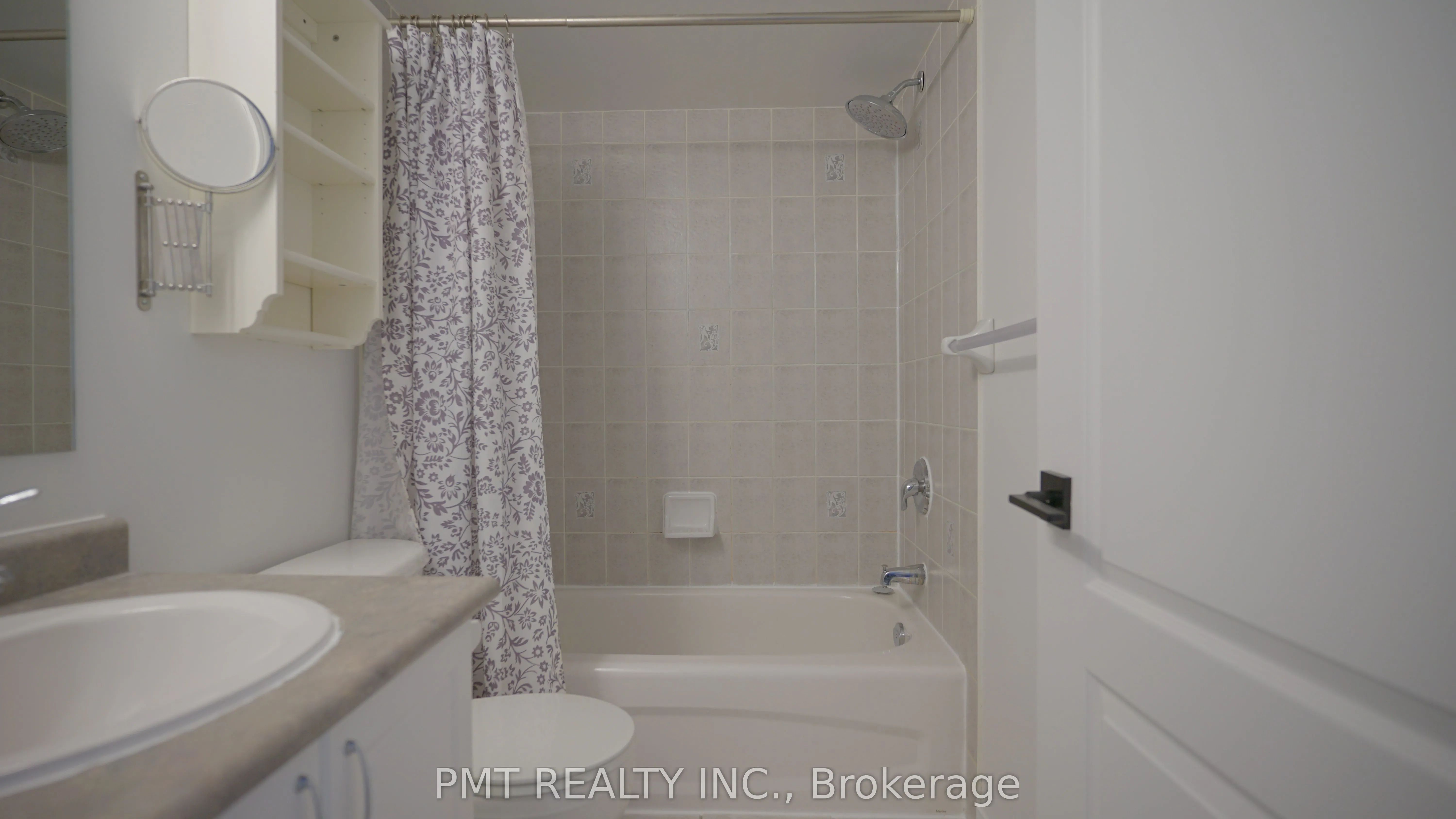 68 Carr Street S, #29