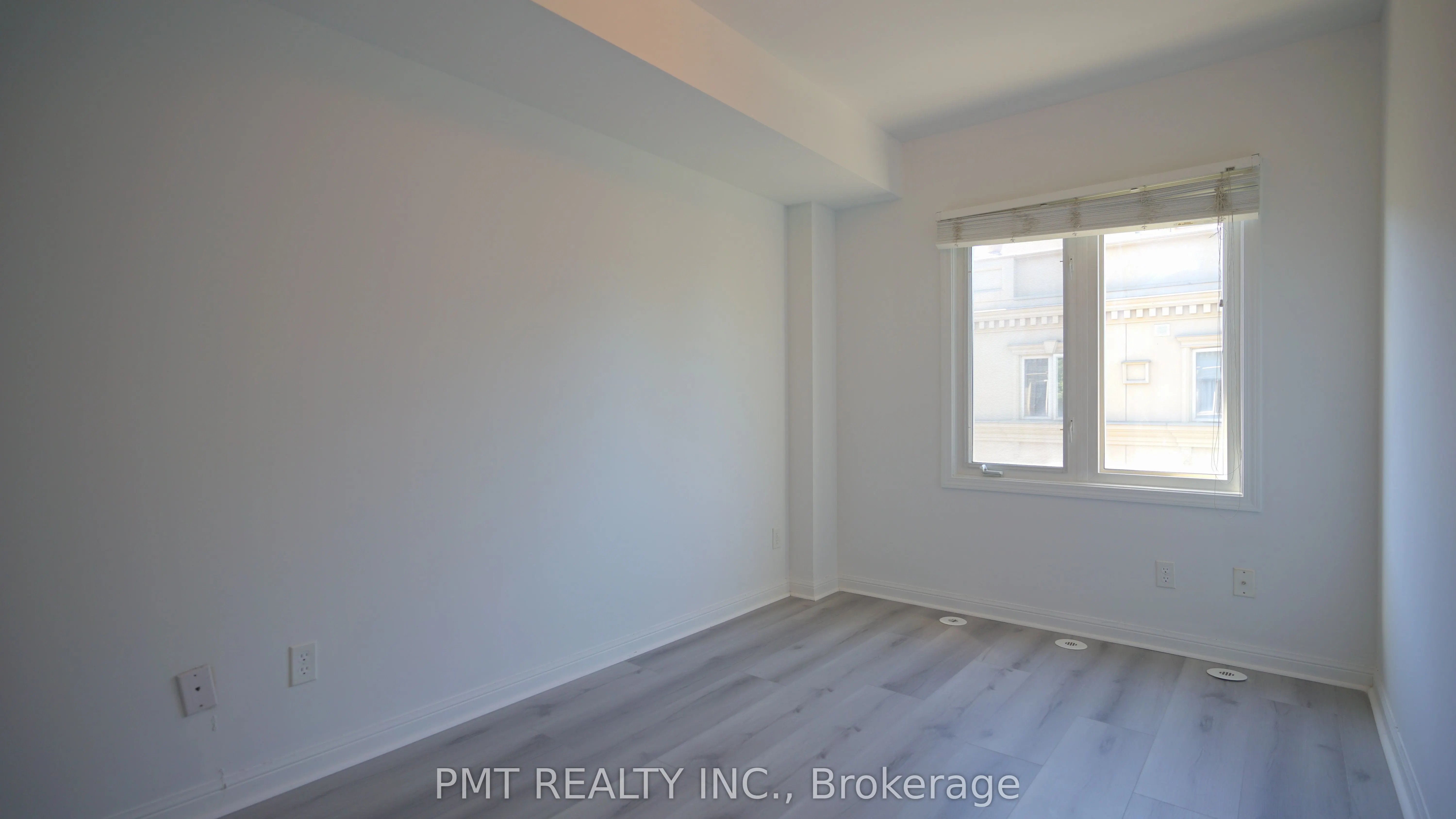 68 Carr Street S, #29