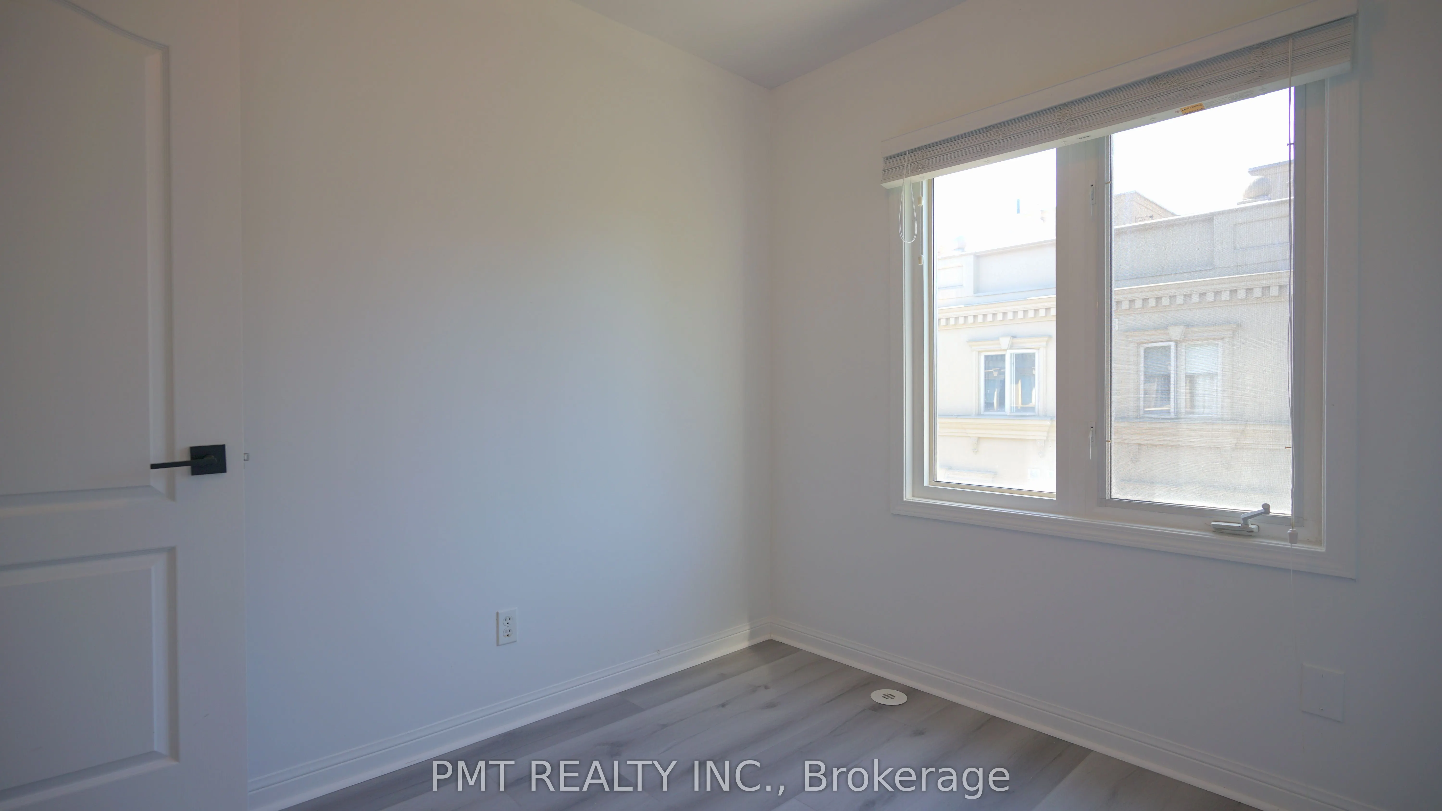 68 Carr Street S, #29