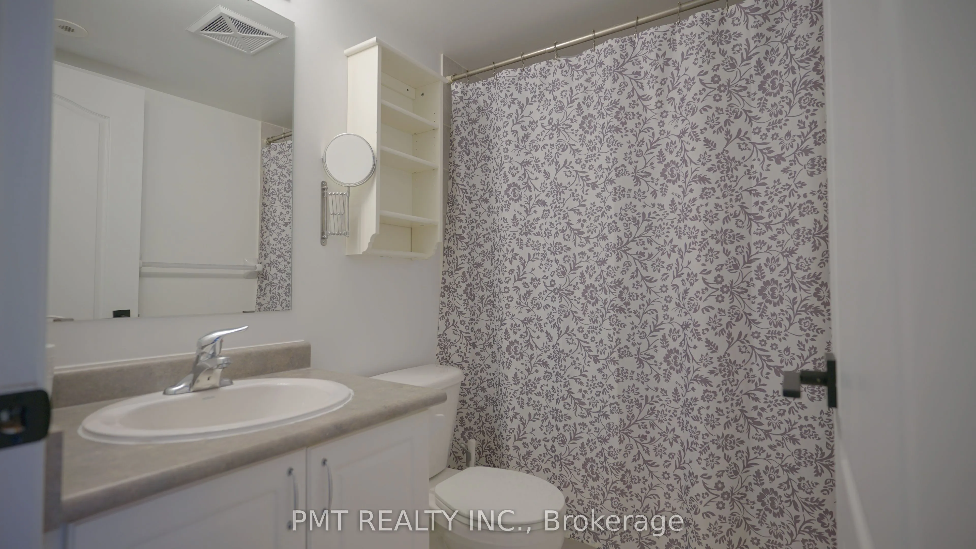 68 Carr Street S, #29