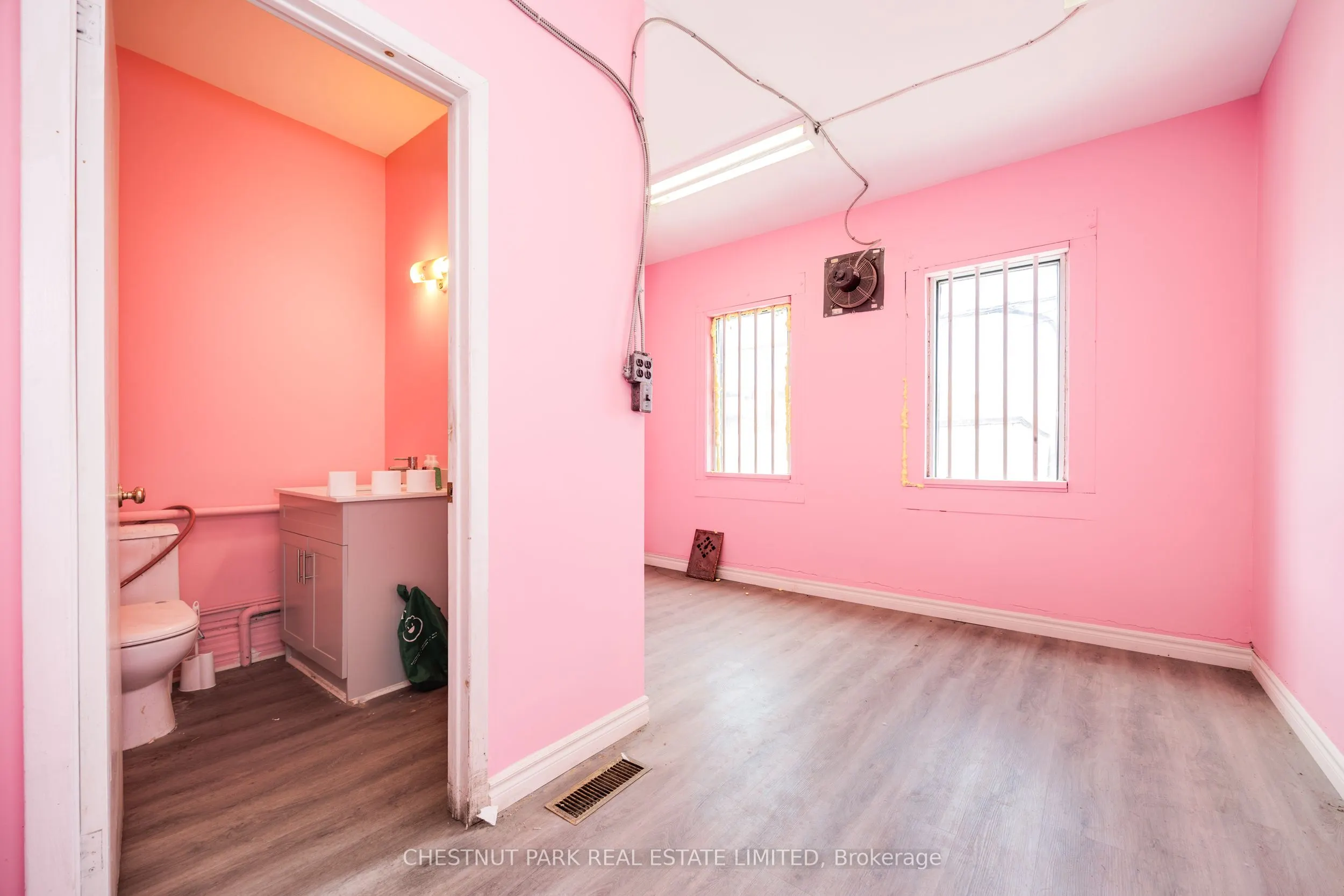 414 Spadina Avenue