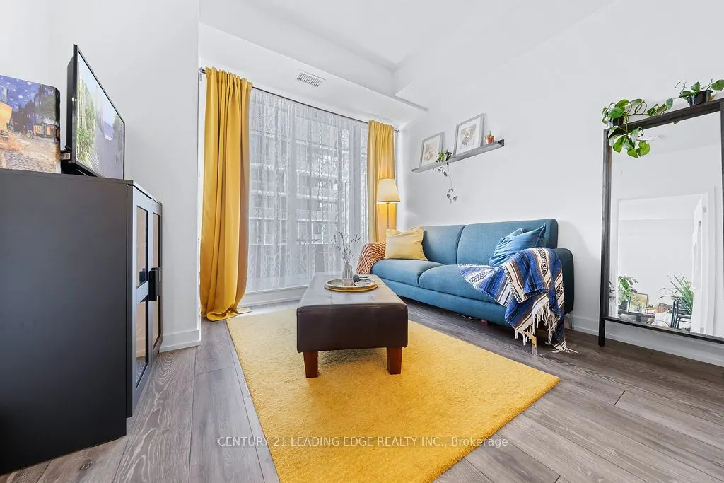 225 Sumach Street, #812W