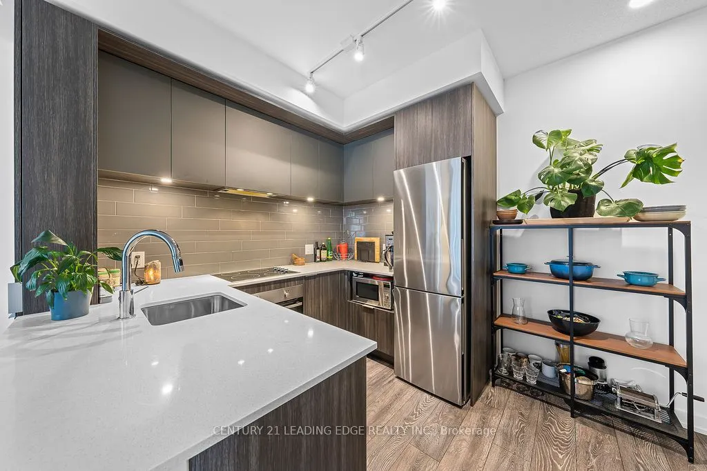 225 Sumach Street, #812W