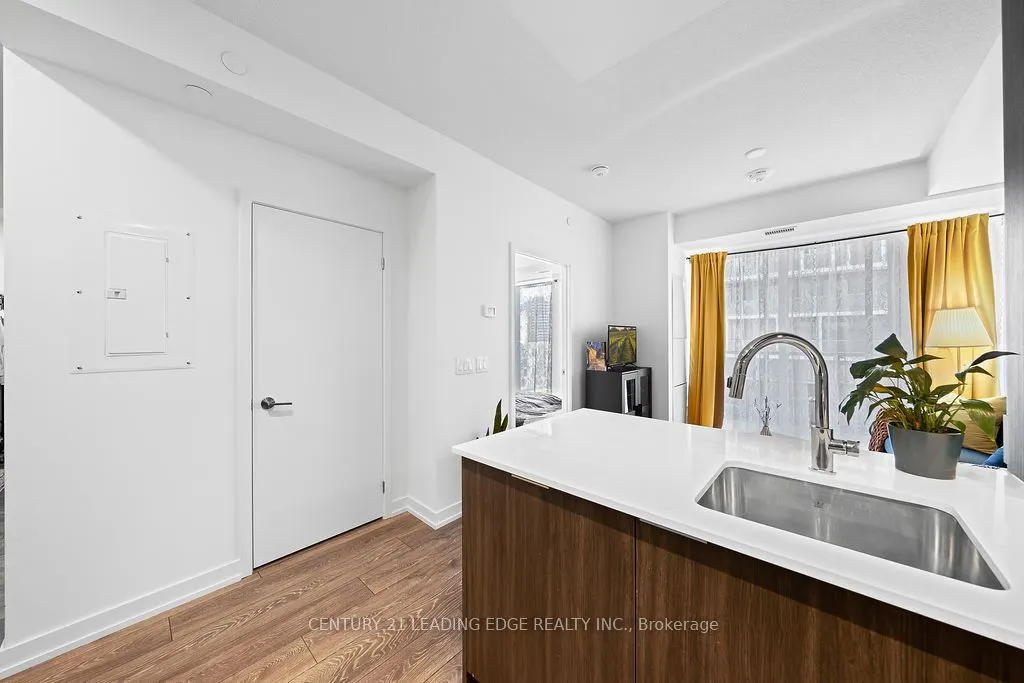 225 Sumach Street, #812W