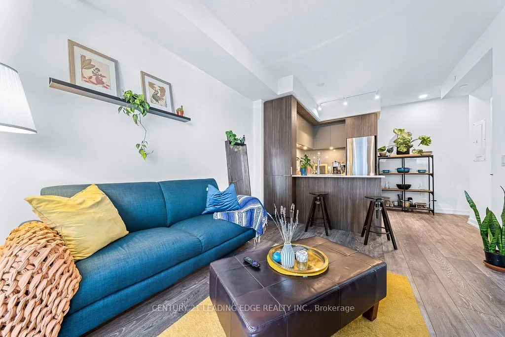225 Sumach Street, #812W