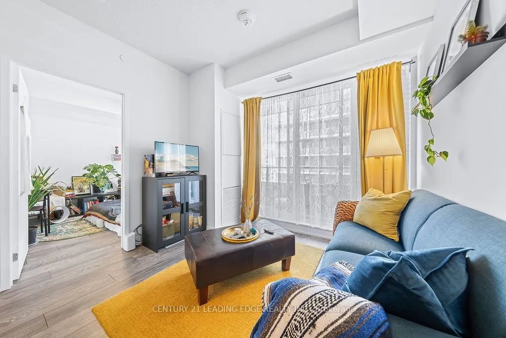 225 Sumach Street, #812W