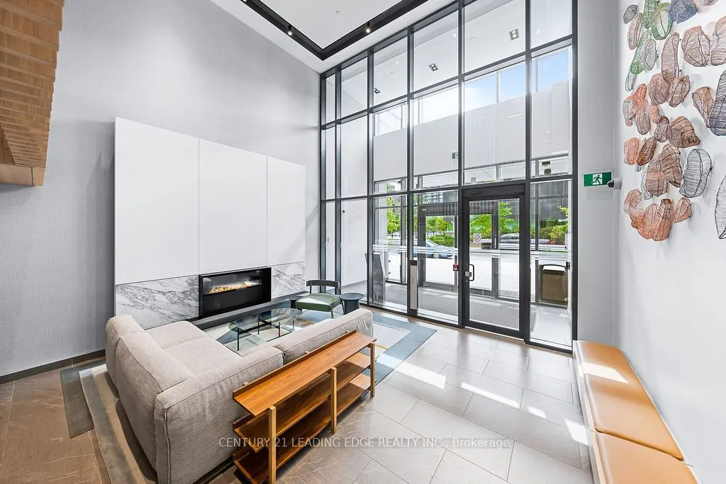 225 Sumach Street, #812W