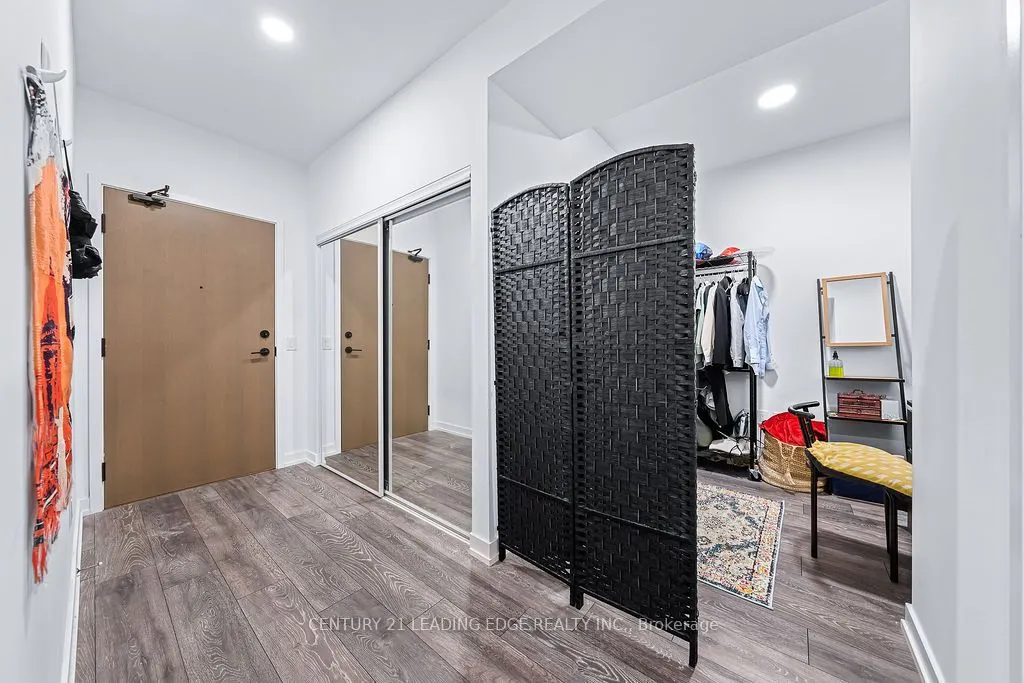 225 Sumach Street, #812W