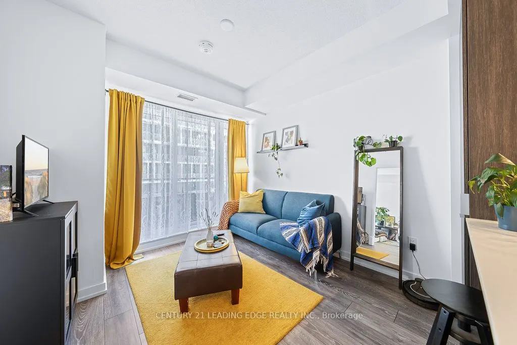 225 Sumach Street, #812W