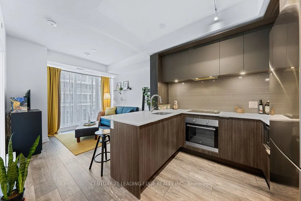 225 Sumach Street, #812W
