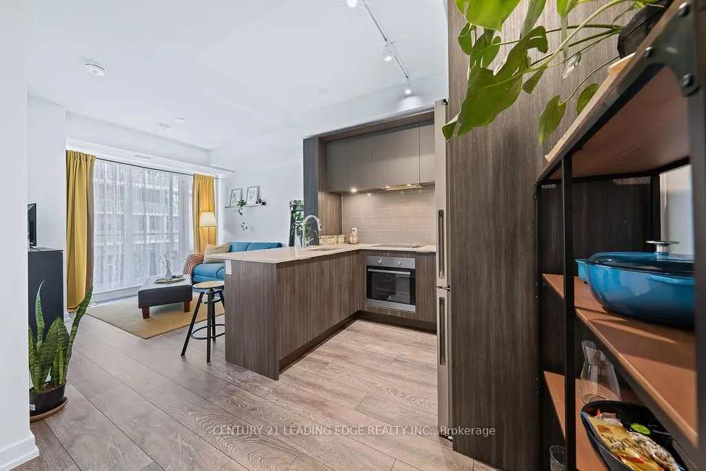 225 Sumach Street, #812W