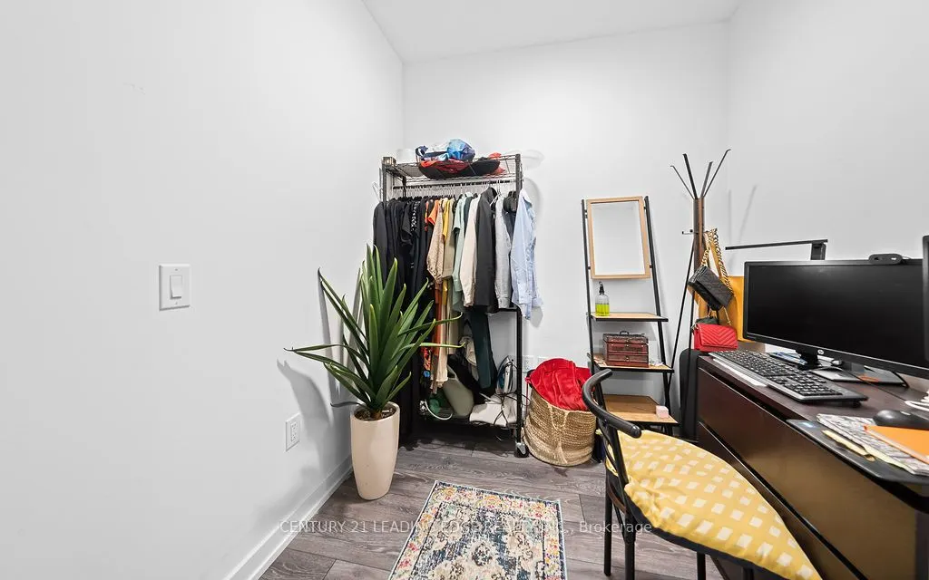 225 Sumach Street, #812W