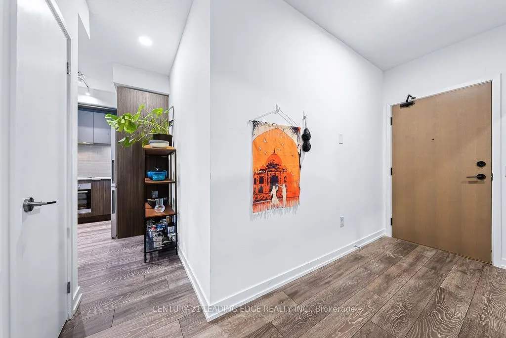 225 Sumach Street, #812W