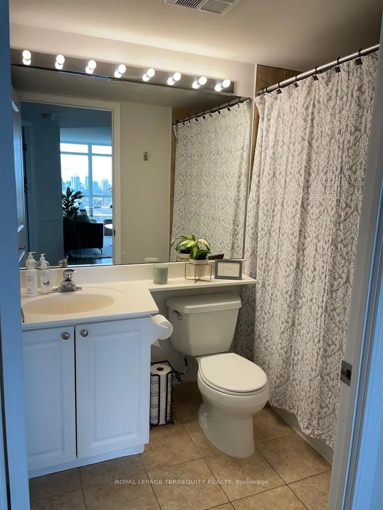 28 Harrison Garden Boulevard, #1911