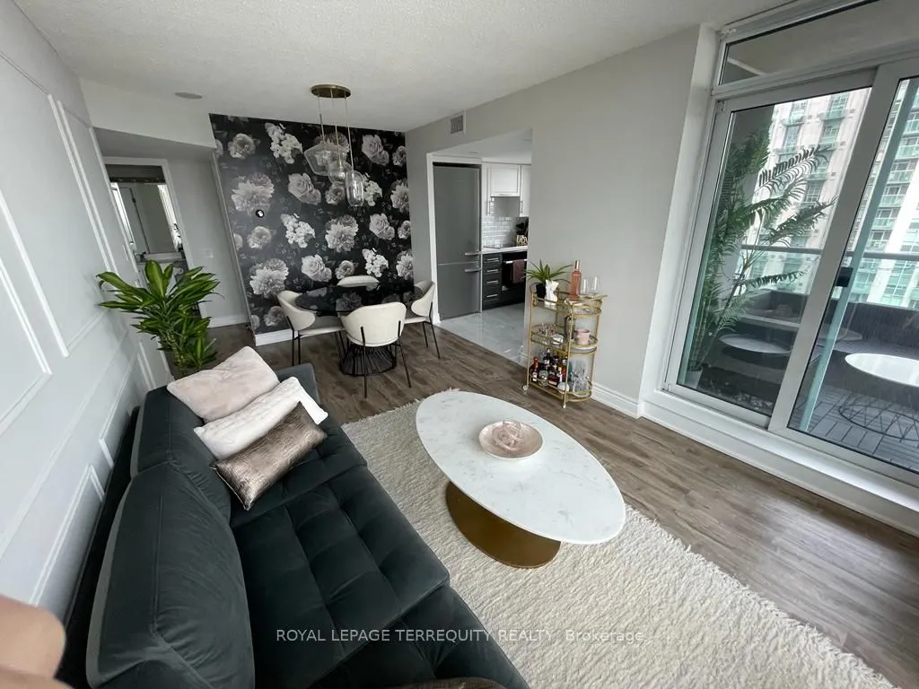 28 Harrison Garden Boulevard, #1911