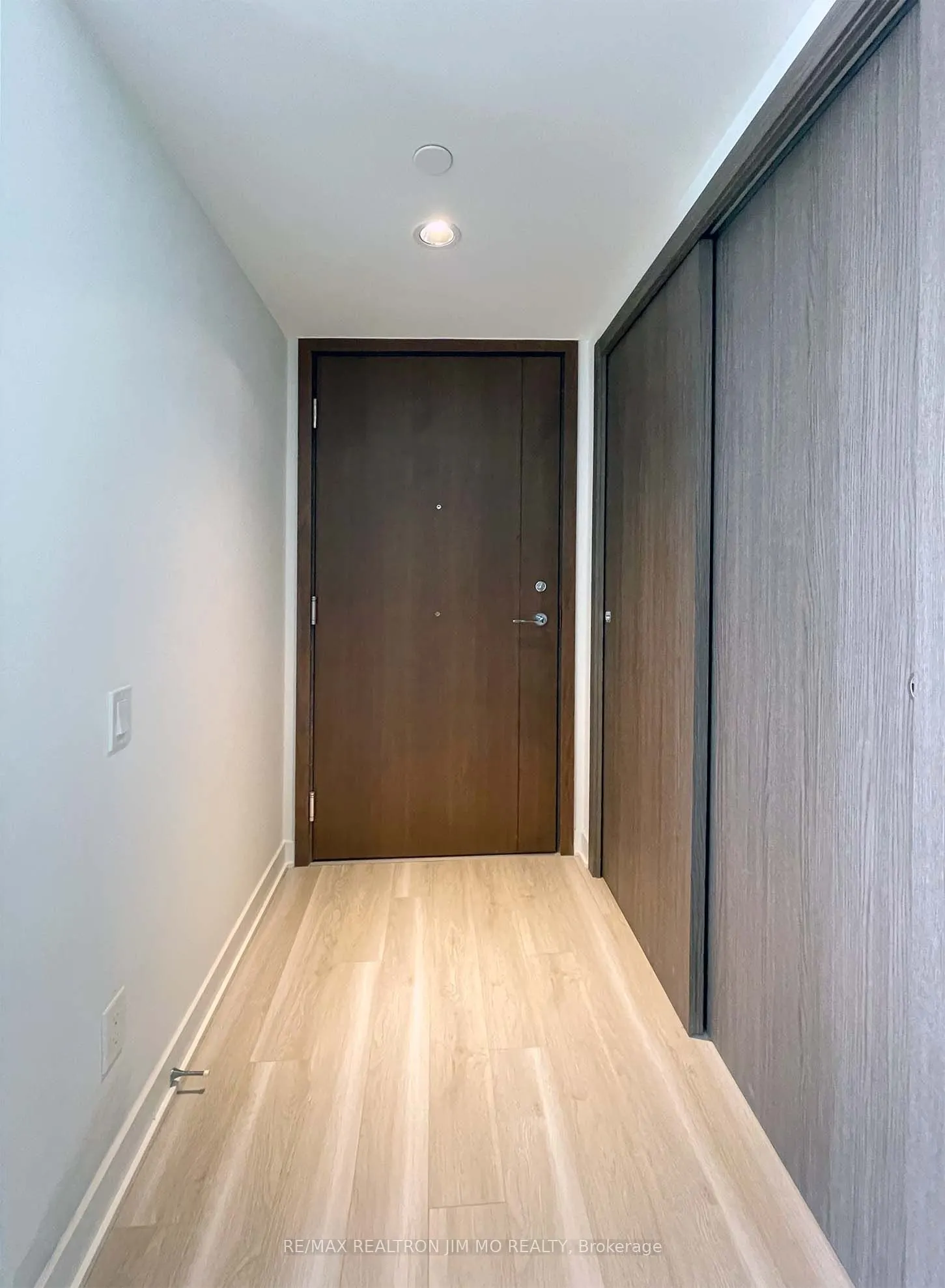 17 Bathurst Street, #1201