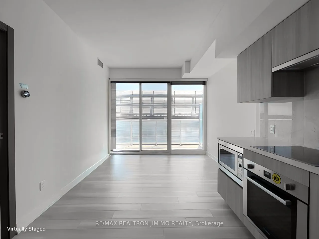 17 Bathurst Street, #1201