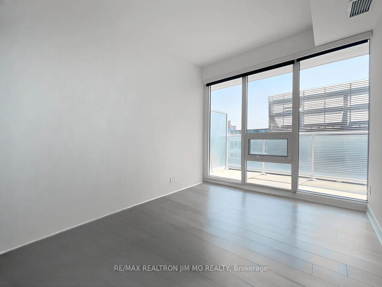 17 Bathurst Street, #1201