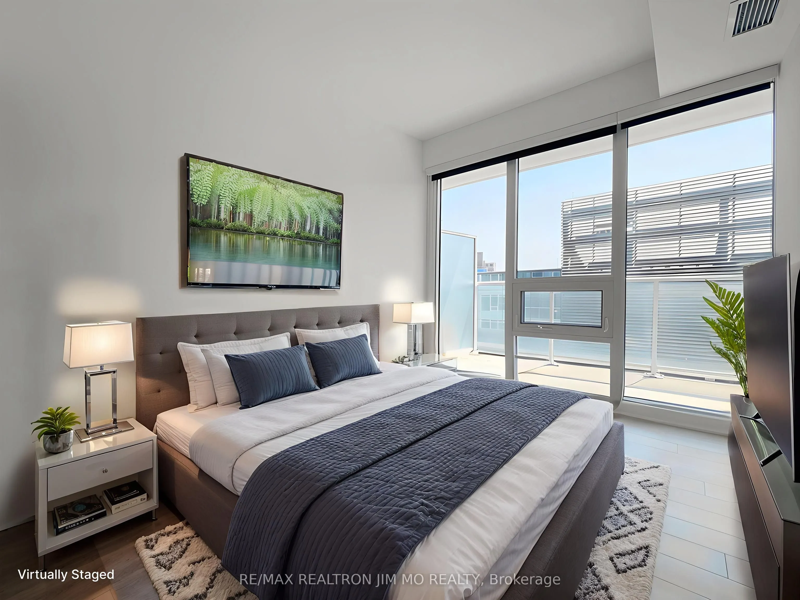 17 Bathurst Street, #1201