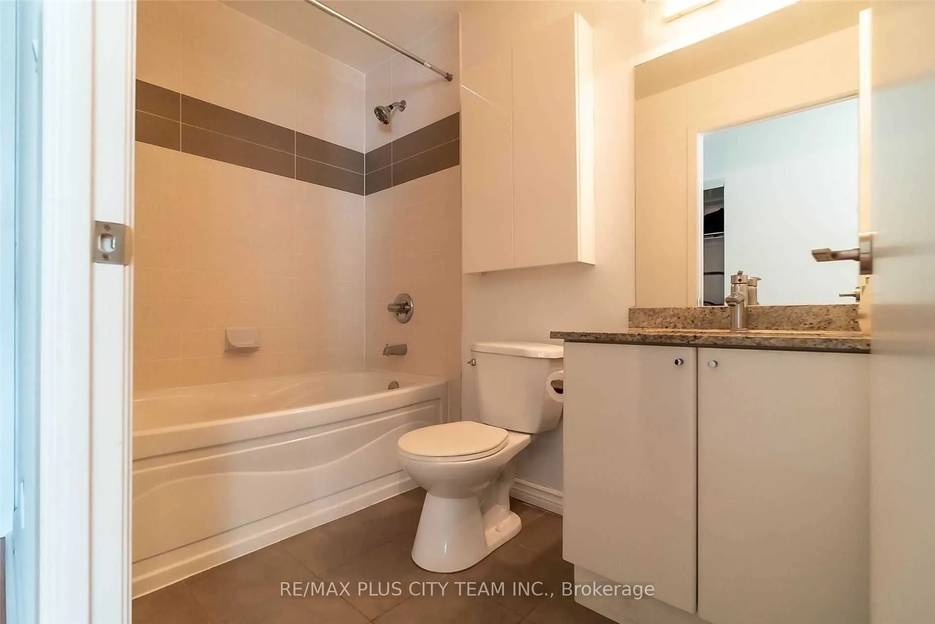 18 Harbour Street, #307