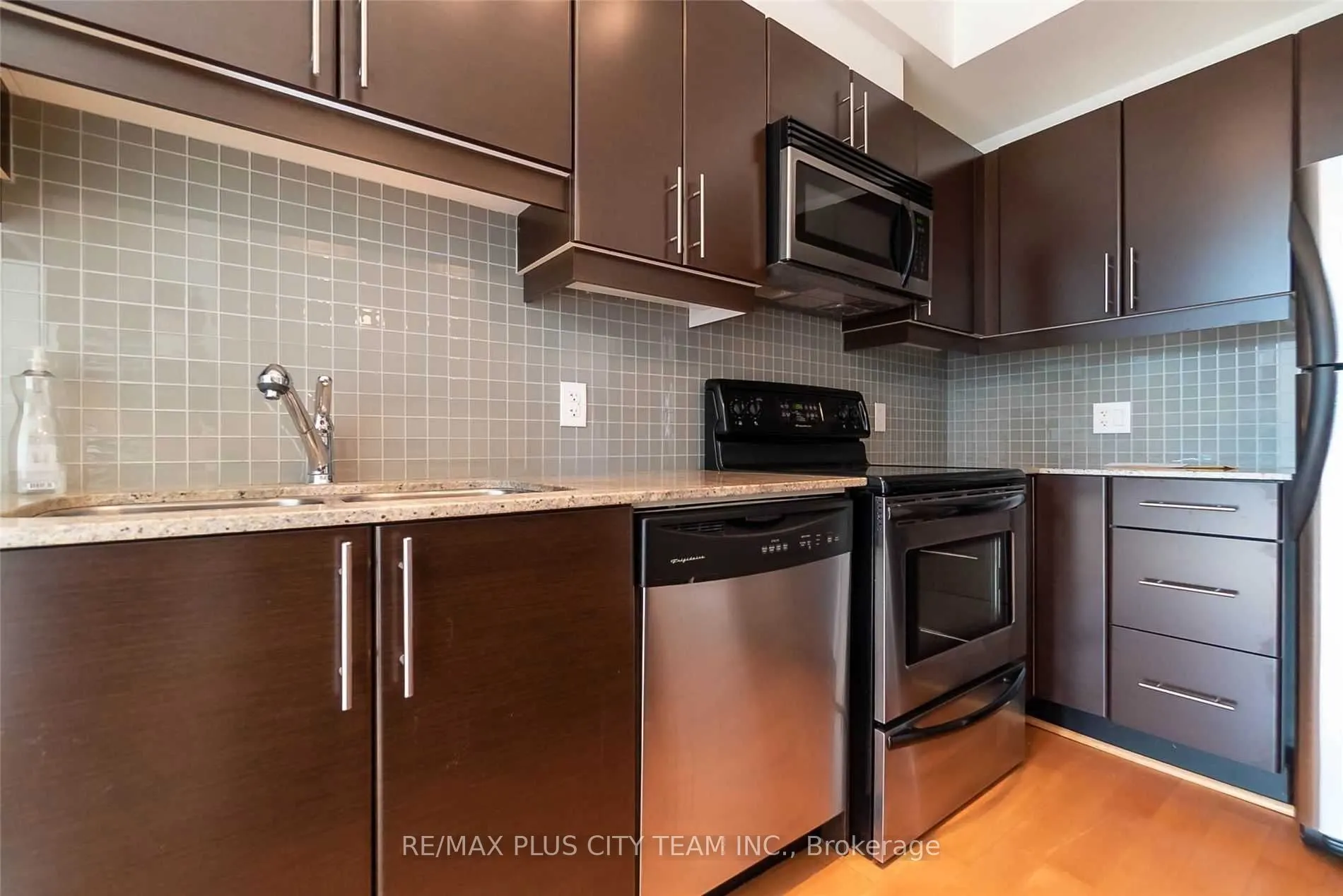 18 Harbour Street, #307
