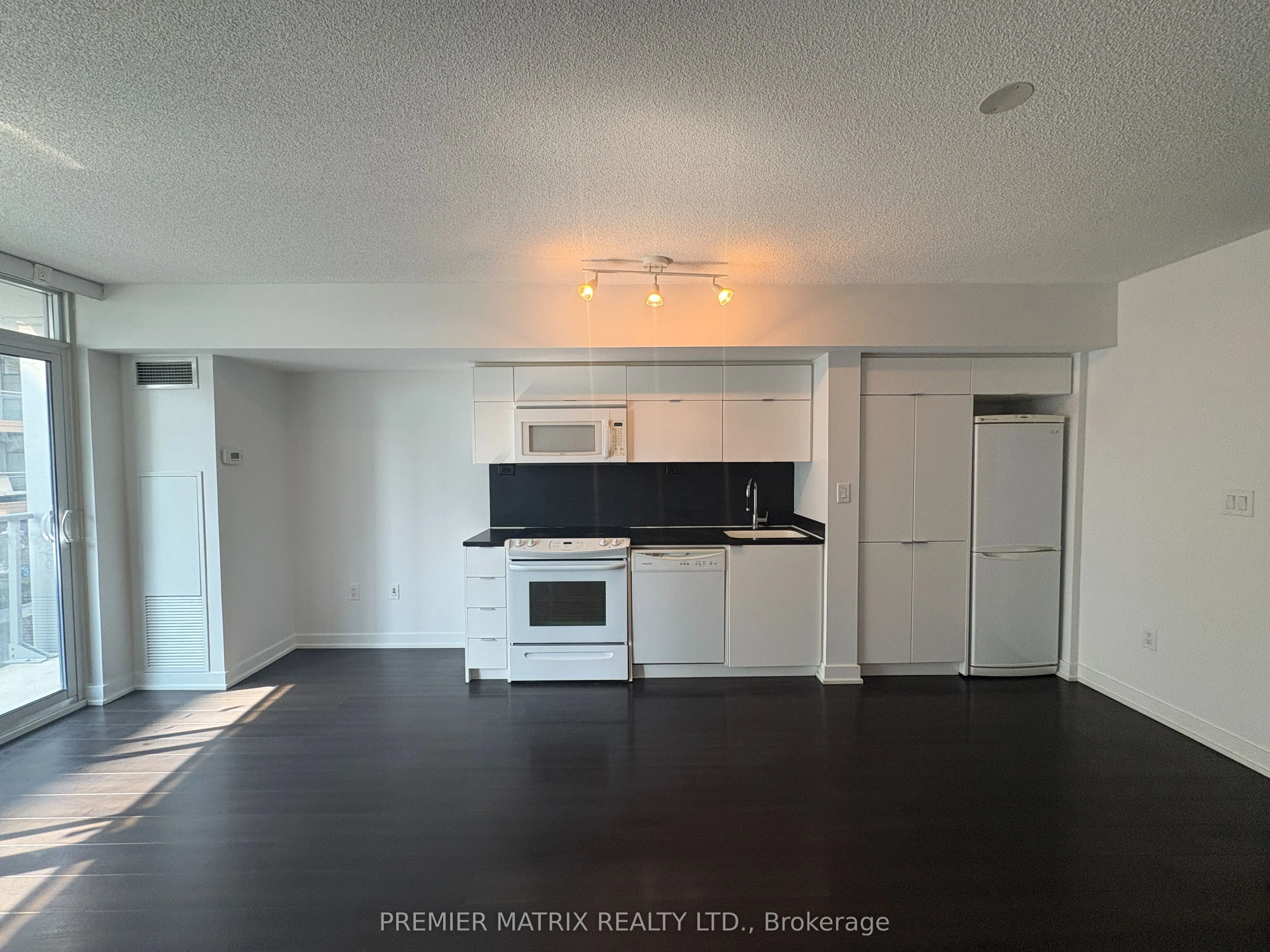 21 Iceboat Terrace, #330