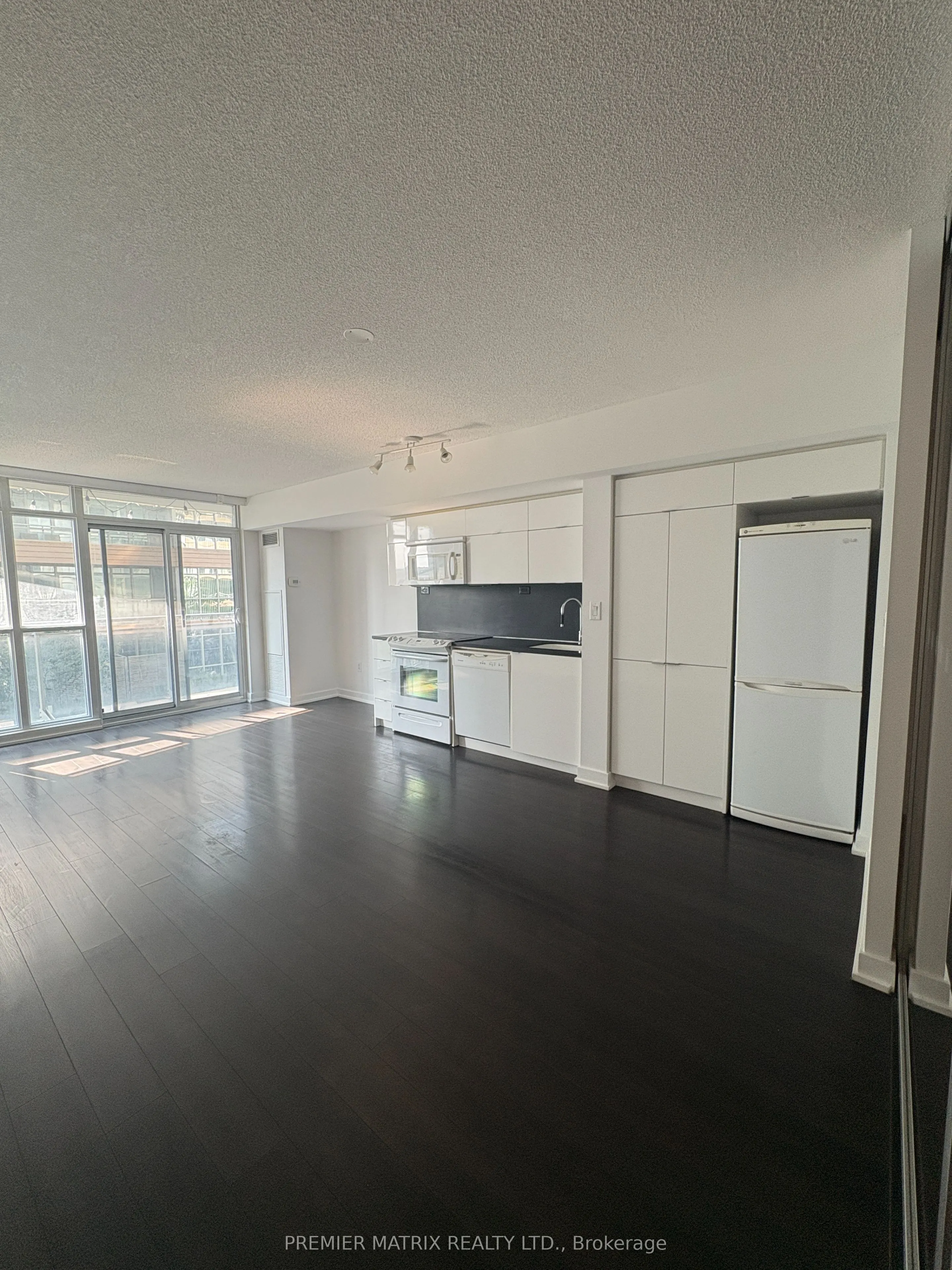 21 Iceboat Terrace, #330