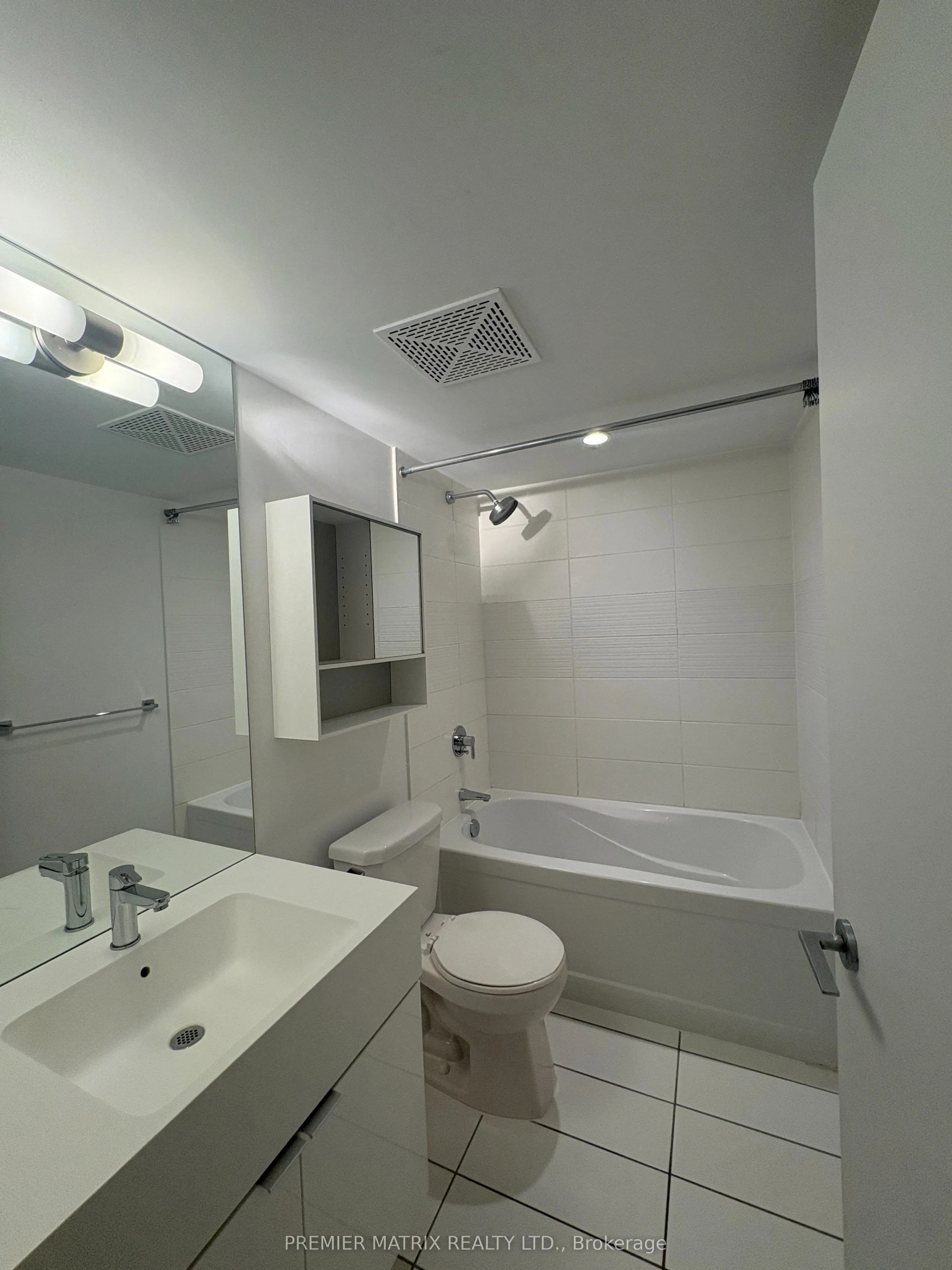 21 Iceboat Terrace, #330