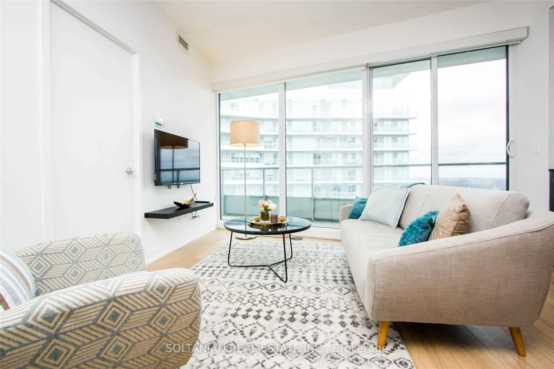 115 Mcmahon Drive, #3705