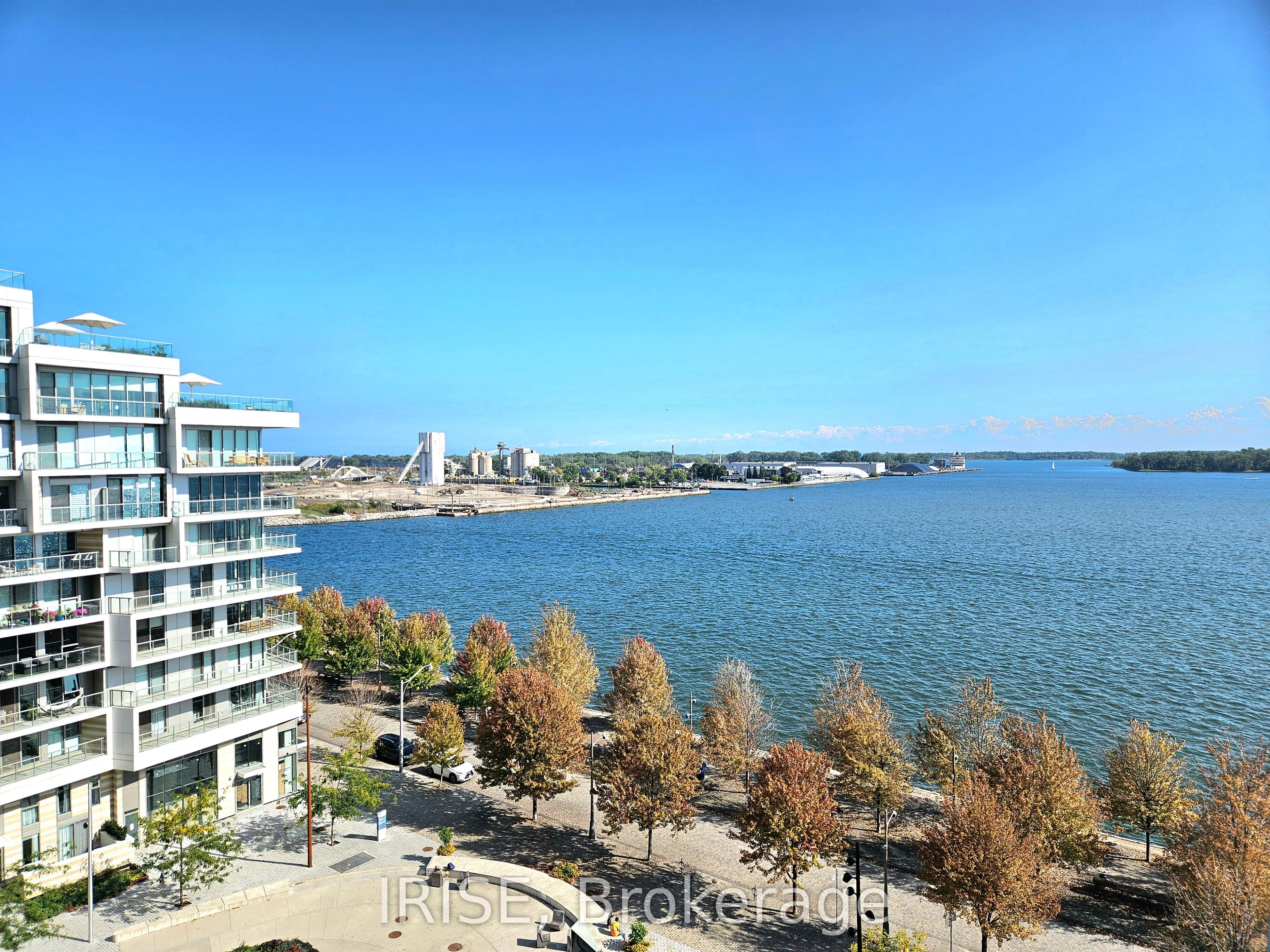 1 Edgewater Drive, #819