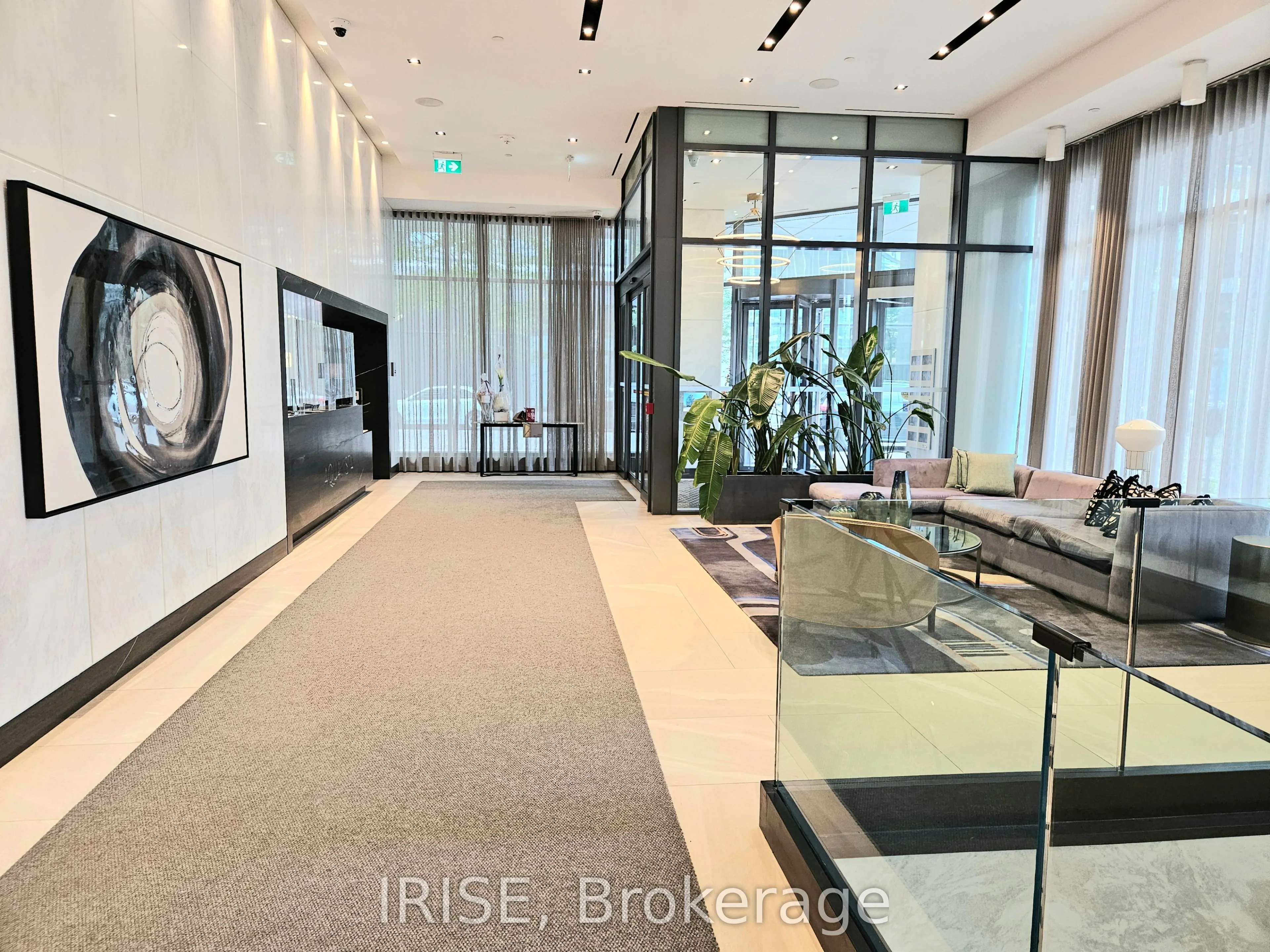 1 Edgewater Drive, #819