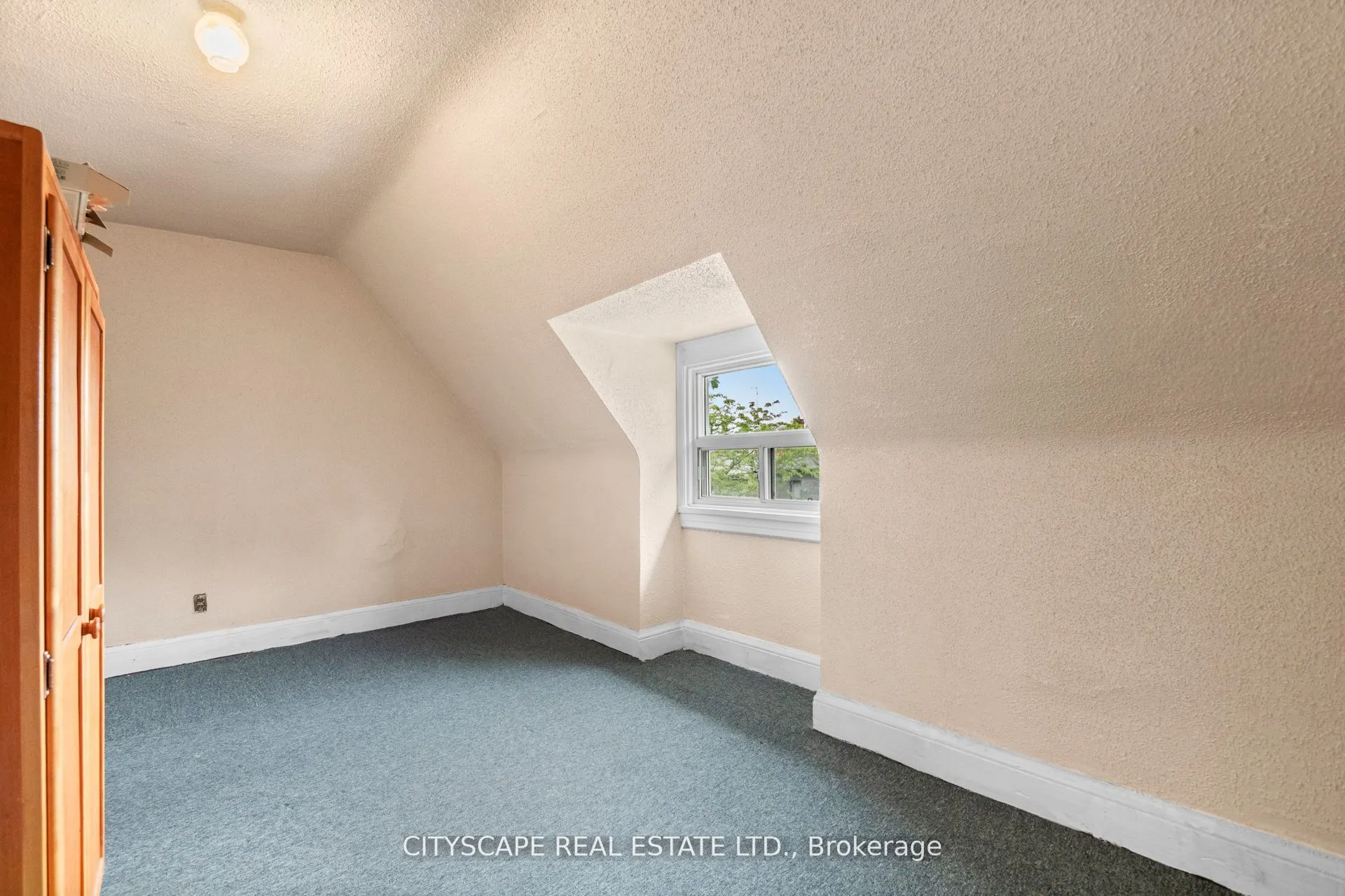 92 Bellwoods Avenue