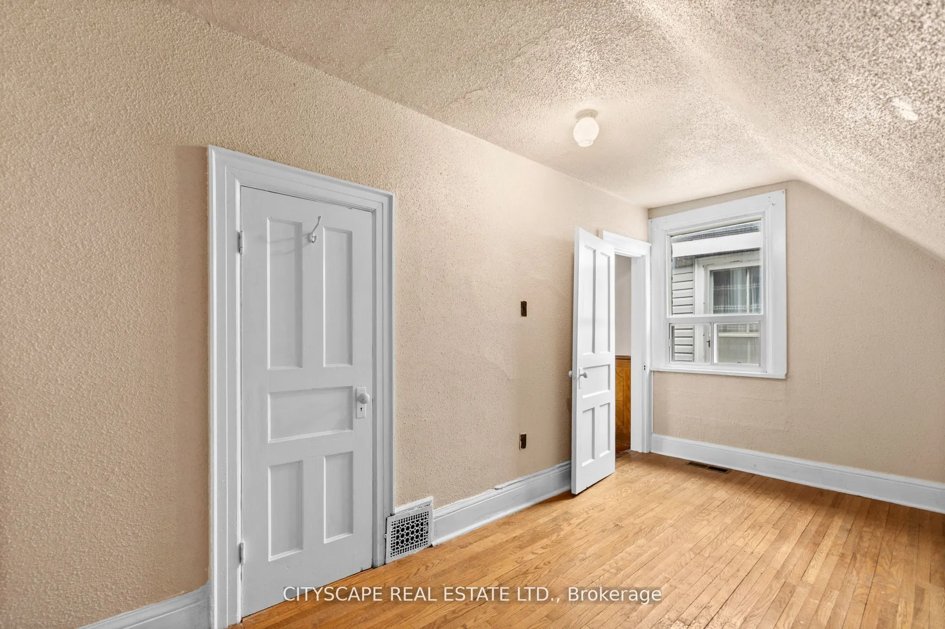 92 Bellwoods Avenue