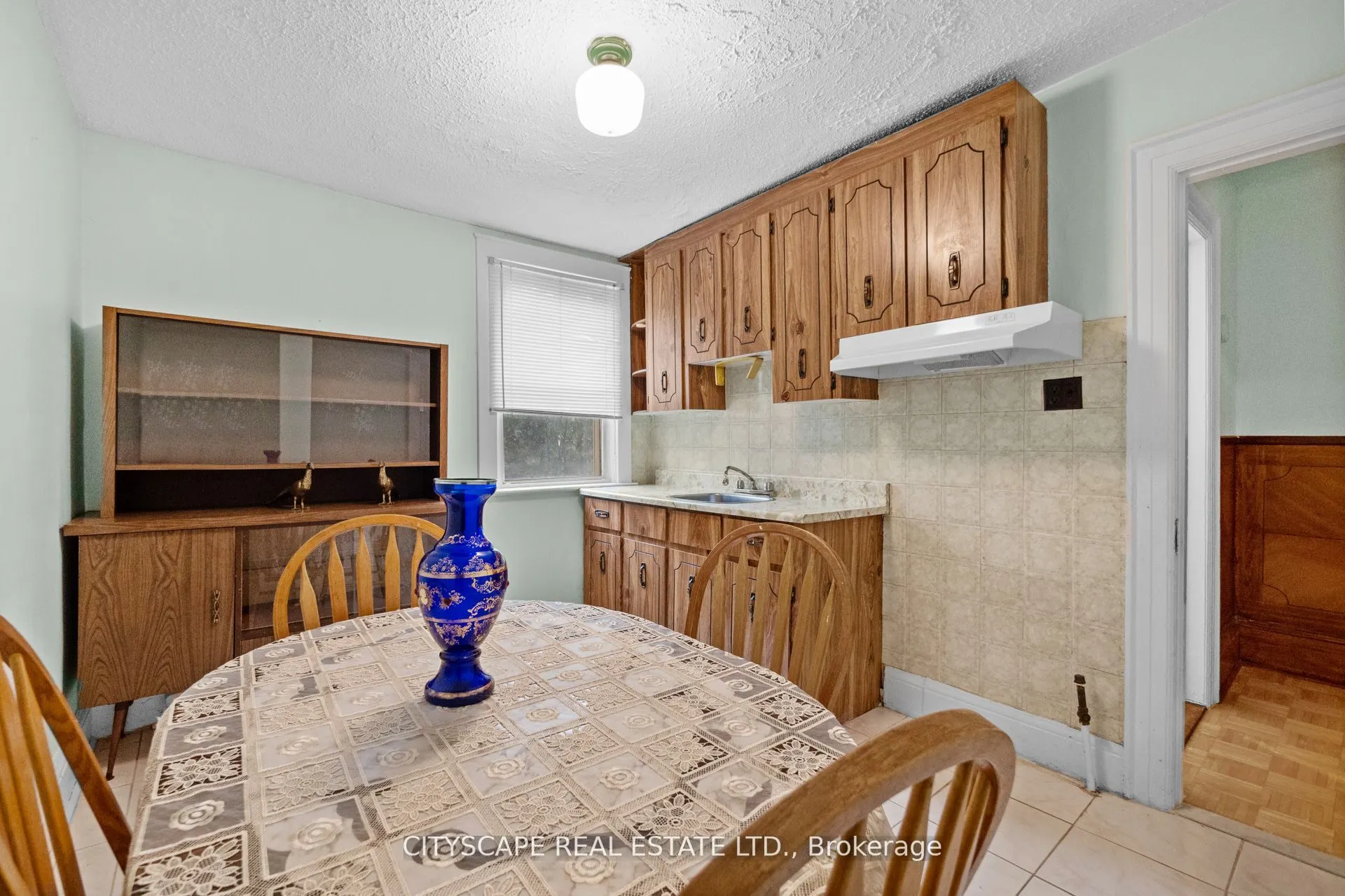 92 Bellwoods Avenue