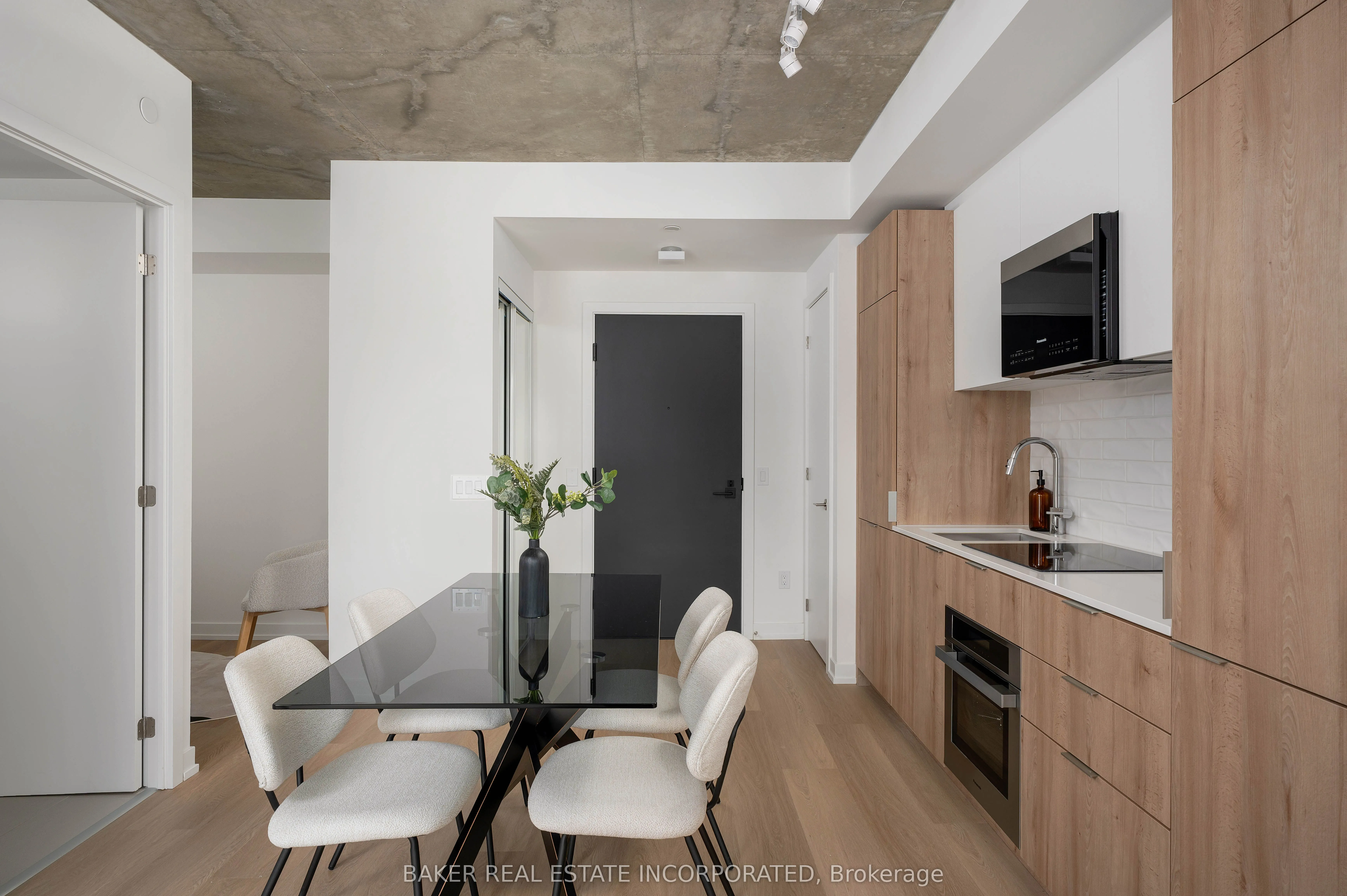 28 Eastern Avenue, #813