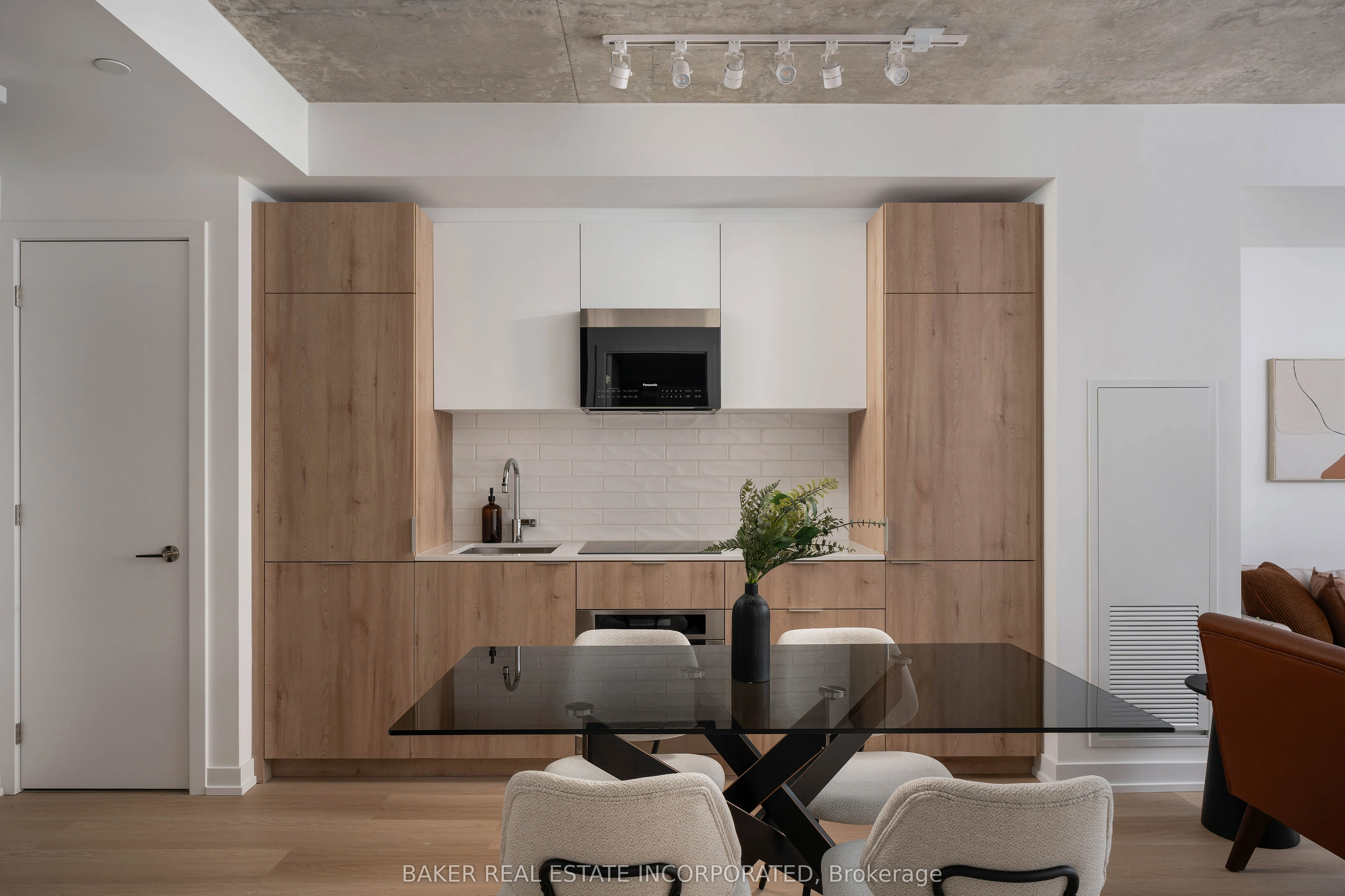 28 Eastern Avenue, #813