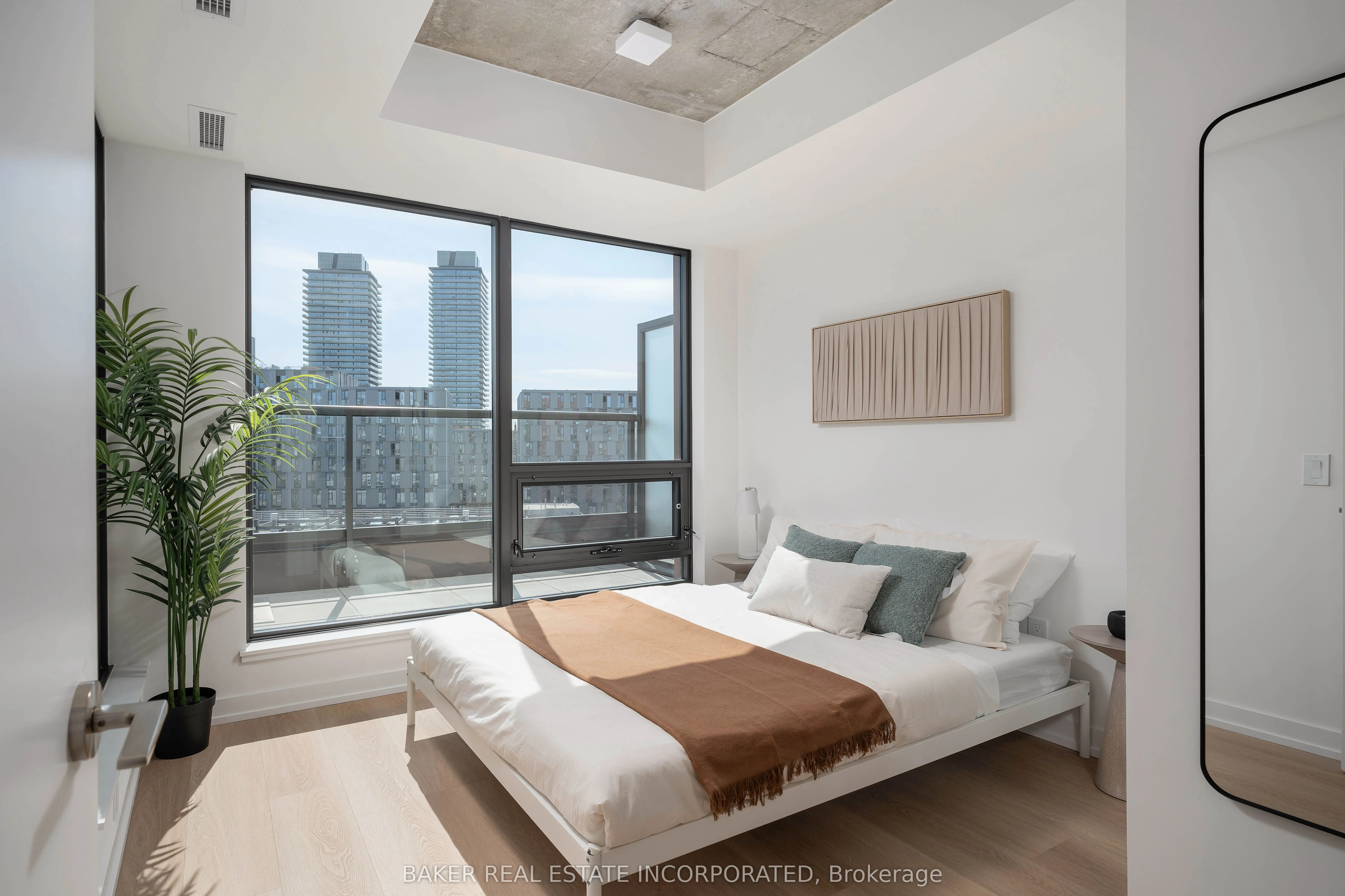 28 Eastern Avenue, #813