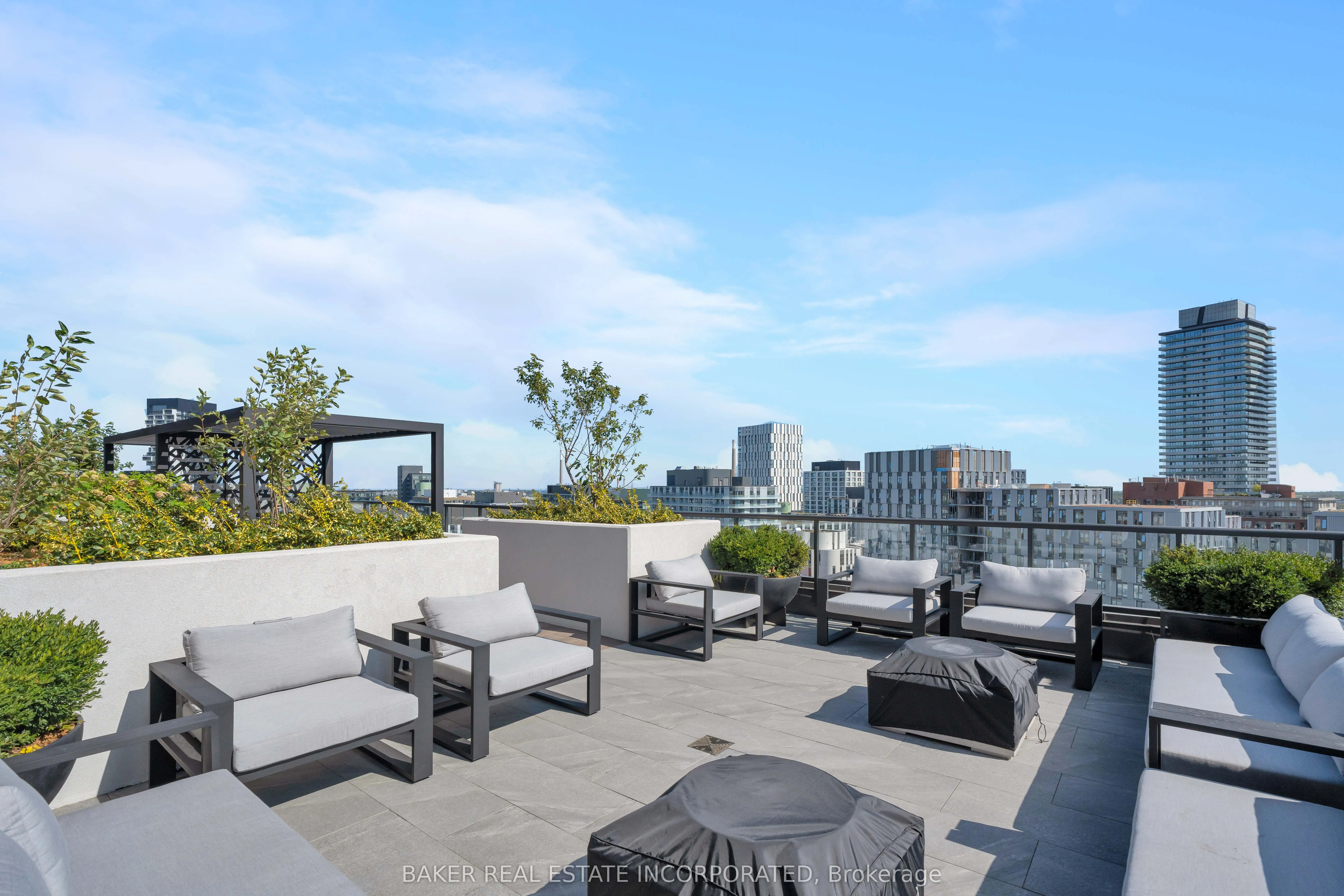 28 Eastern Avenue, #813