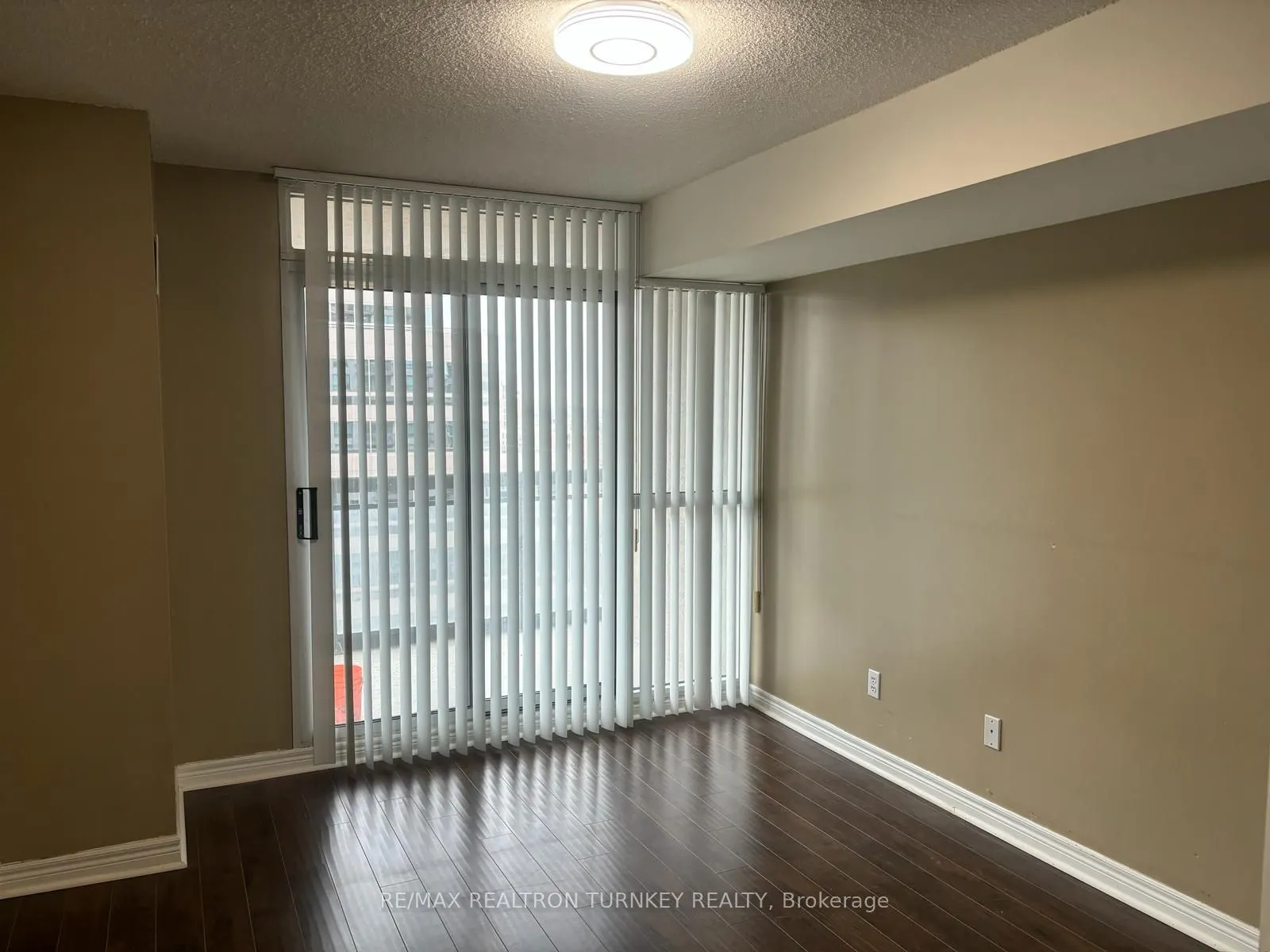 18 Parkview Avenue, #2116