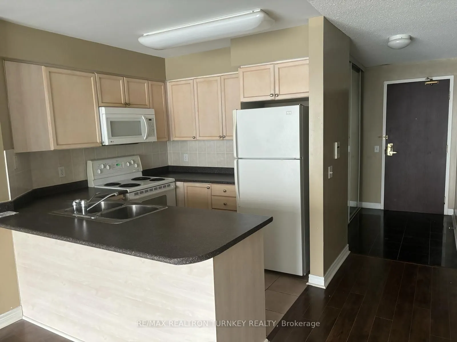 18 Parkview Avenue, #2116