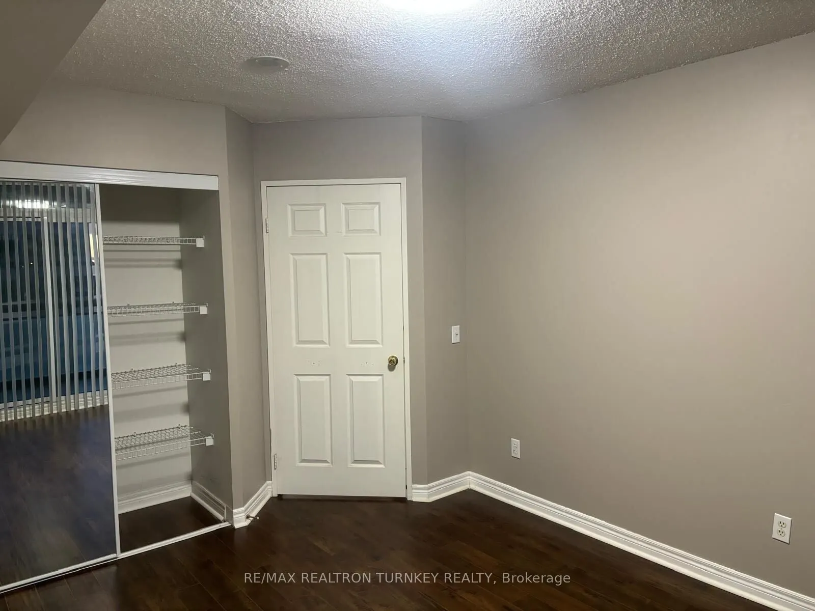 18 Parkview Avenue, #2116