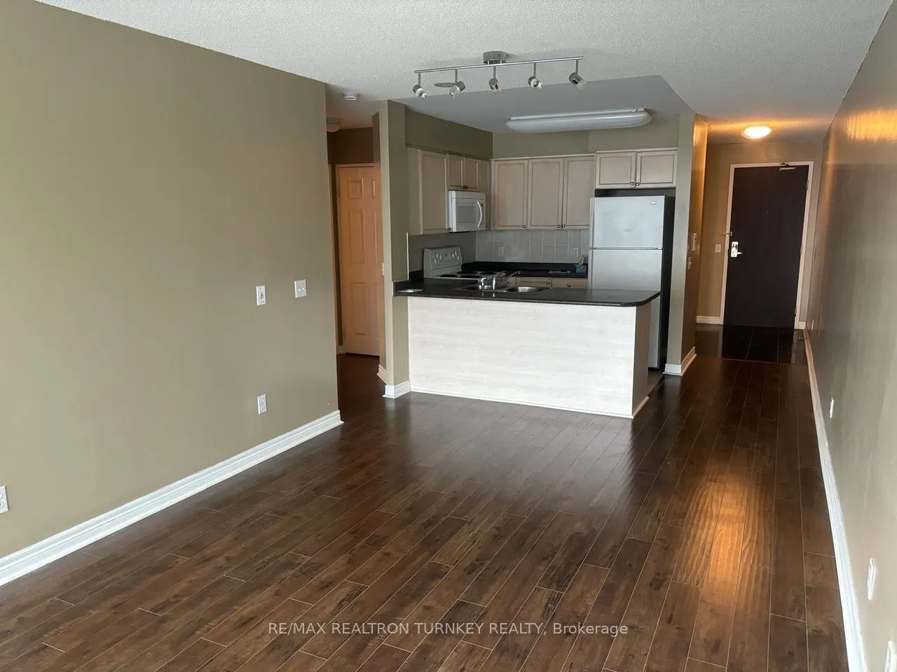 18 Parkview Avenue, #2116