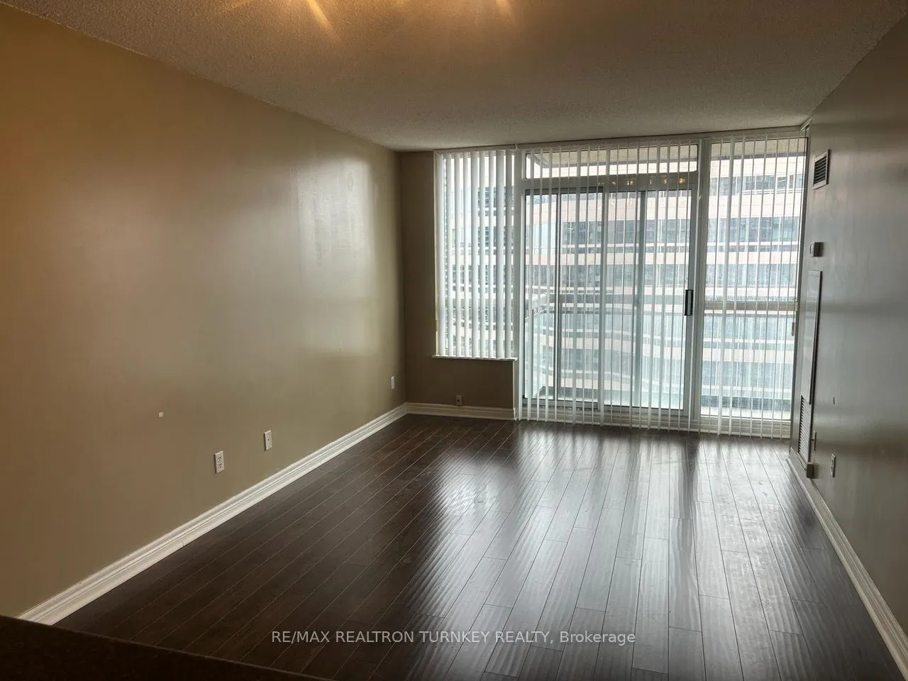18 Parkview Avenue, #2116