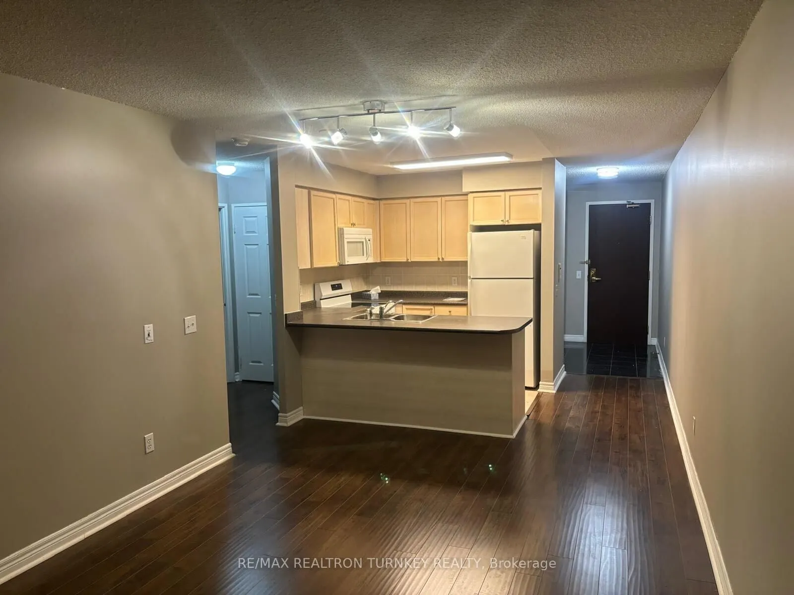 18 Parkview Avenue, #2116