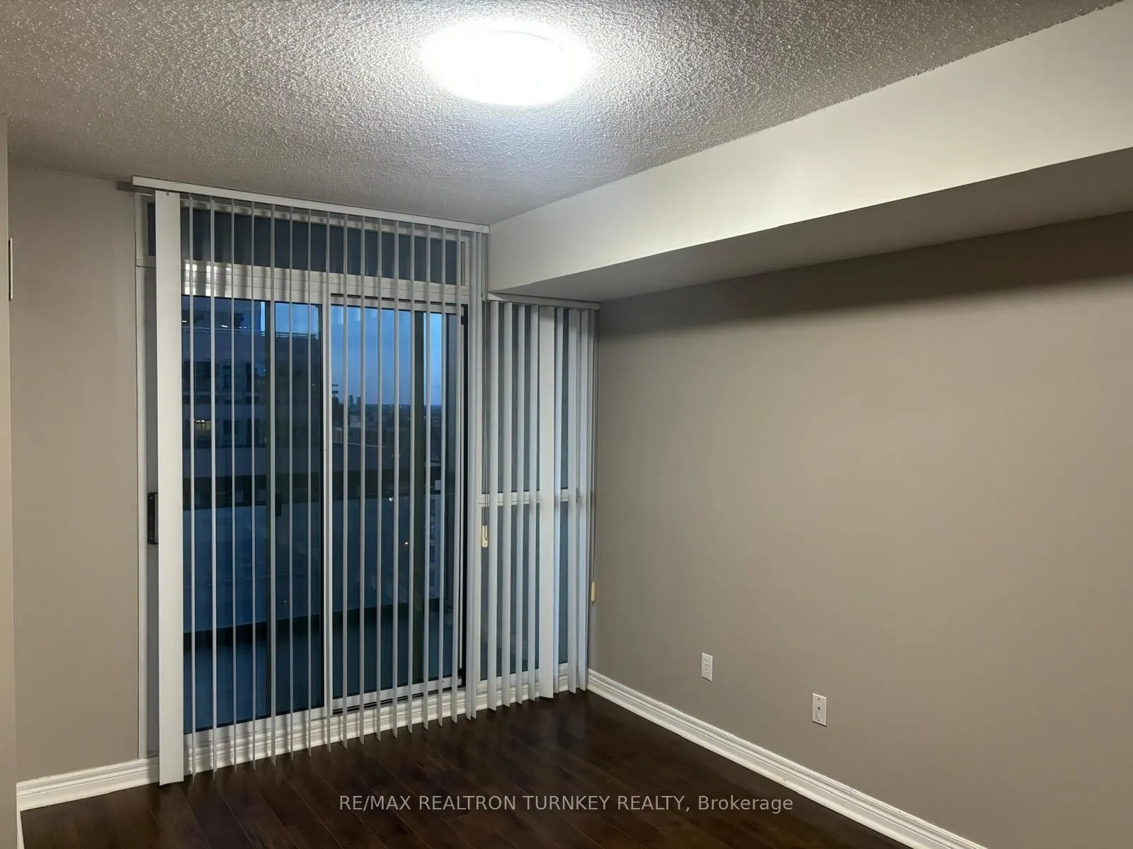 18 Parkview Avenue, #2116