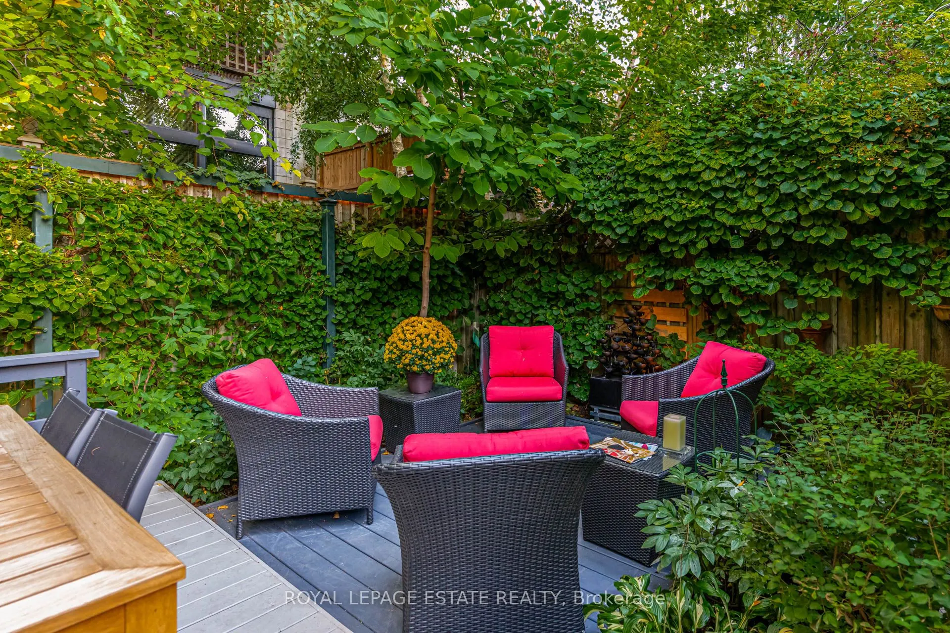 5 Woodstock Place
