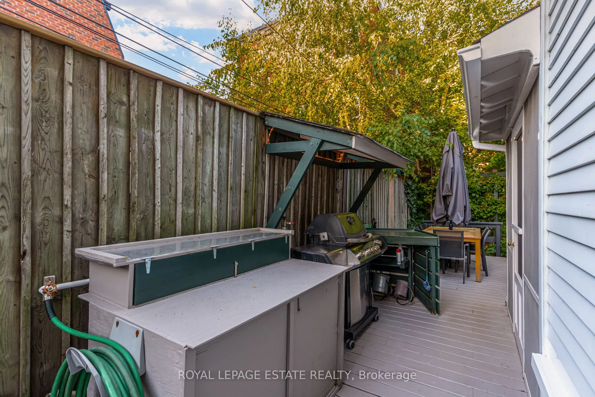 5 Woodstock Place