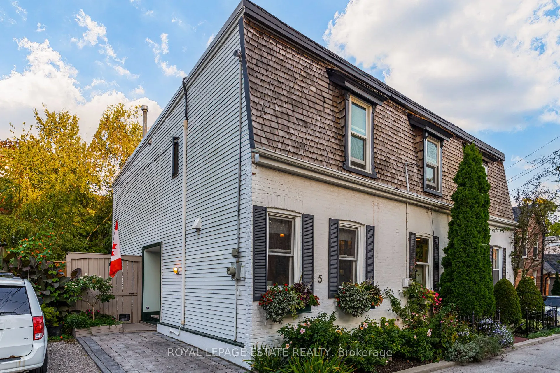 5 Woodstock Place