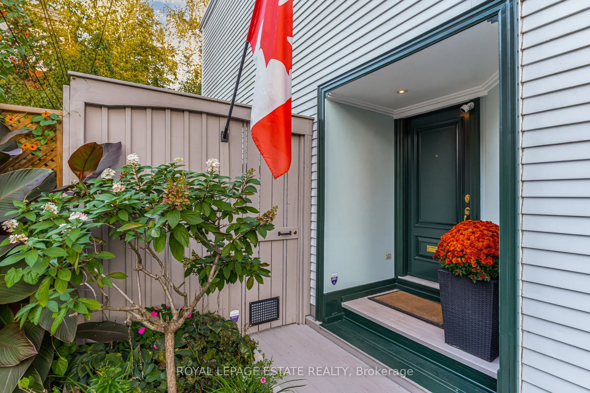 5 Woodstock Place