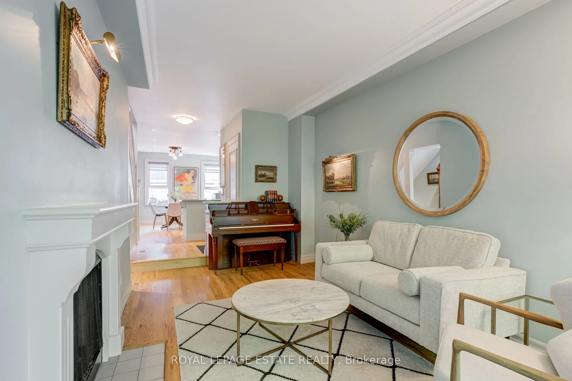 5 Woodstock Place